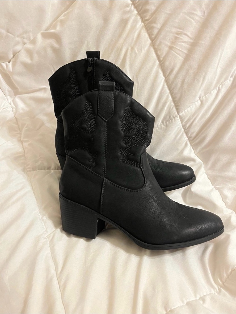 Global Win Black Western-Style Heeled Ankle Boots 10M